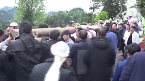 出殡吃瓜视频完整,一场引发社会热议的“直播奇观”